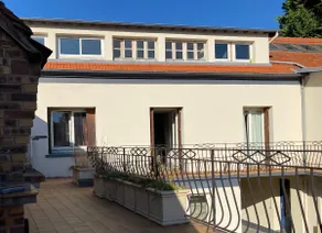 Beautiful renovated apartment with 3 suites - Image 4