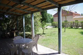 Independent mobile home in pretty private park - Image 3
