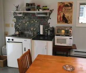 Comfy private studio in historic Meridian Kessler - Image 5