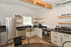 Main stay | Centrally located to main attractions - Image 5