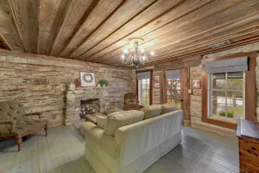 Cozy 1800’s Hill Country Casita - Image 4