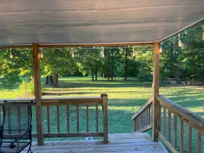 Mid-lake home conveniently located. Boat ramp - Image 3