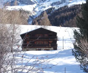 Traditional chalet (S3) - Image 2