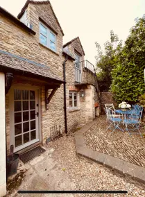Boutique Cotswold self-contained cottage - Image 5