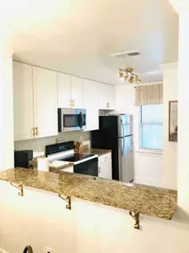 Updated 2BR 2BA condo walking distance to stadiums - Image 4