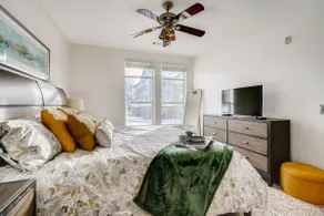 Luxury, 1Bed,2Bath,&Futon, 2min to LightRail,Mall - Image 5