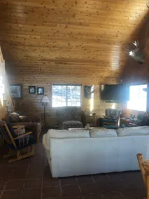Secluded Cabin in the woods. - Image 5