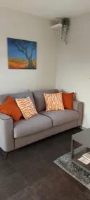 Beautiful apartment with rural views - Image 4