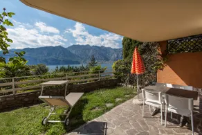 Two-room apartment overlooking the lake in a residence with swimming pool - Image 3