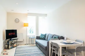 Niksa Serviced Accommodation Welwyn Garden City- One Bedroom - Image 2