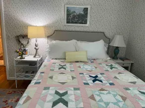 Cozy Saratoga Cottage - Image 3