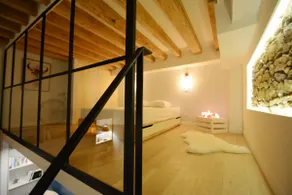 The Georges - Image 3