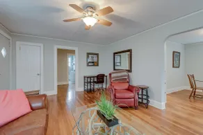 Fenced in Yard, 2 Queen Beds, Downtown! - Image 4