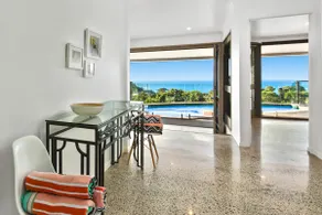 Up & Up Whitsundays - stunning hilltop residence - Image 2