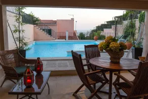 Apartment with pool - Image 2