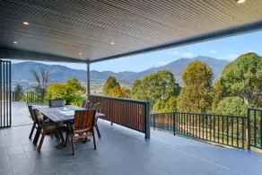 Eagles Nest Hideaway Exclusive 2 Bedroom Apartment - Image 4