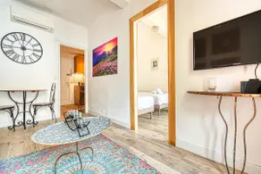 Romantic and new apartment in the famous Rue Meynadier in the supercentre of Cannes - Image 4
