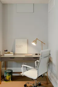 Sophisticated Flat in Historic Building - Image 3