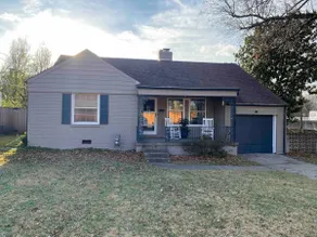 Charmingly cozy home in a prime Tulsa area. - Image 2