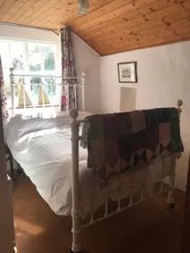 Rural Romantic Thatched Cottage - Image 5