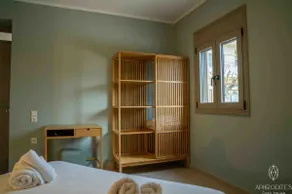 Aphrodite’s Cozy House - Image 4