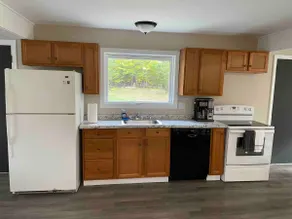 Trailside Getaway! Newly renovated 5bdrm 16+ guest - Image 3