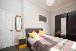 Beautiful apartment on outskirts of city centre - Image 2