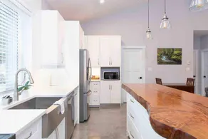 “Between Two Lakes” Cozy Van Island Getaway! w/AC! - Image 3