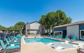 Apartment w/pool, patio & pet-friendly workspace - Image 2