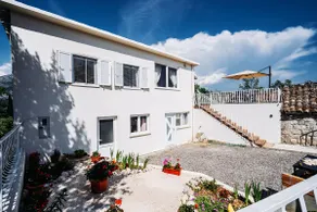 Green Hill Apartment - Image 3