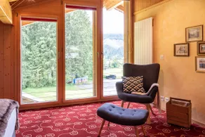 Spacious alpine-chic apartment for up to 10 people - Image 2