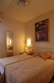 Nice apartment near the sea with large balcony - Image 3