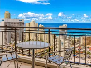 Surfers Paradise unit with great ocean views - Image 2