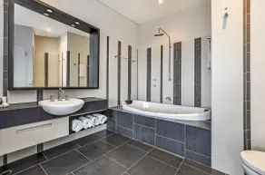 Hearns Beachside Villa 2 - Image 4