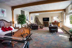 Eagle Falls Oceanside Suites - Image 3