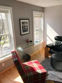 Sun Filled City Style Loft - Image 3