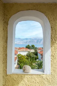 Rustic 2BD in the heart of town - Image 5