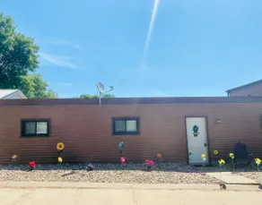 Retreat near the Lake and State Parks of Yankton - Image 4