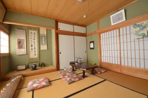 Located in the foothills of Yashima, a fully rented detached building. You can play the Japanese harp and wear kimono here. - Image 4