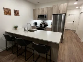 Riverside condo w/ a Golden view - Image 5