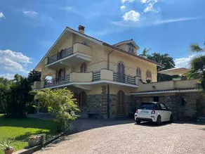 Villa with large private swimming pool in Sutri near Rome - Image 5