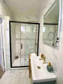 Room with Private Entrance, Downtown Le Blanc - Image 3