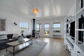 Sunset Shores: Waterfront Cottage on Vashon Island - Image 2