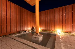 A detached house with an open-air hot spring bath. - Image 2