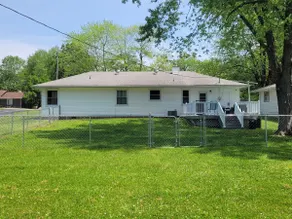 3 Bedroom, W/D, Parking, Fenced Yard & King Bed - Image 3