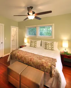 Wine Country Vineyard Farmstay, deLorimier Winery - Image 4