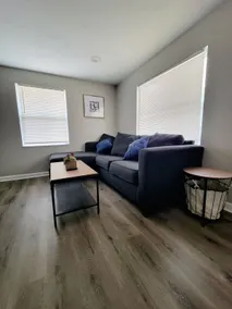 *+Centrally located cozy home+* - Image 4