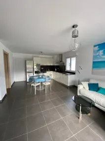 Beautiful sunny apartment, T4 top floor - Image 3