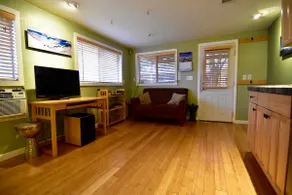 Midtown Oasis Cottage - Image 3