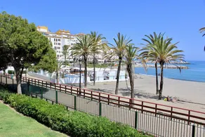 Frontline sea in the center of Puerto Banus.2bedrooms -Garden - Image 5